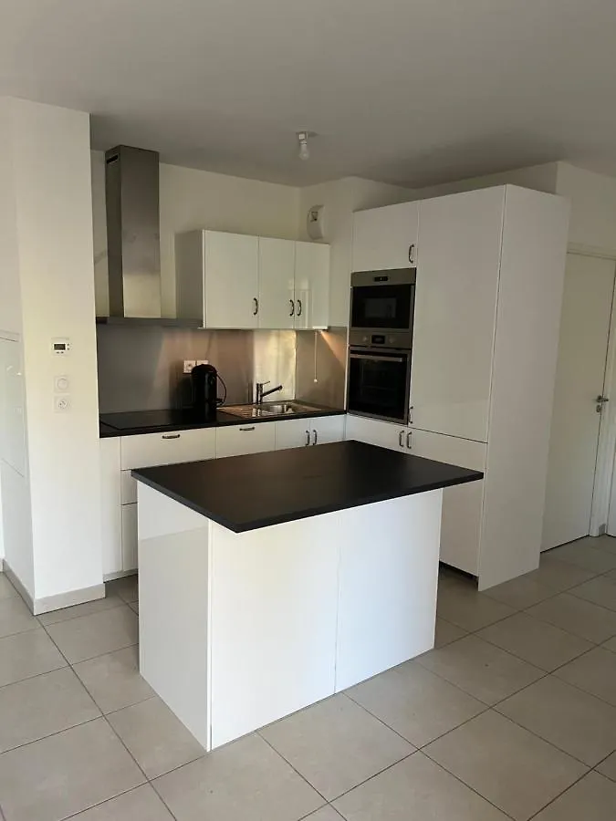 Séjour chez l'habitant Chambre confortable dans appartement neuf chez l habitant Aubagne France