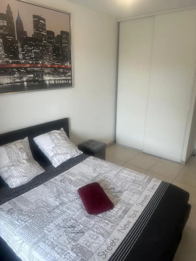 Chambre confortable dans appartement neuf chez l habitant Aubagne Séjour chez l'habitant