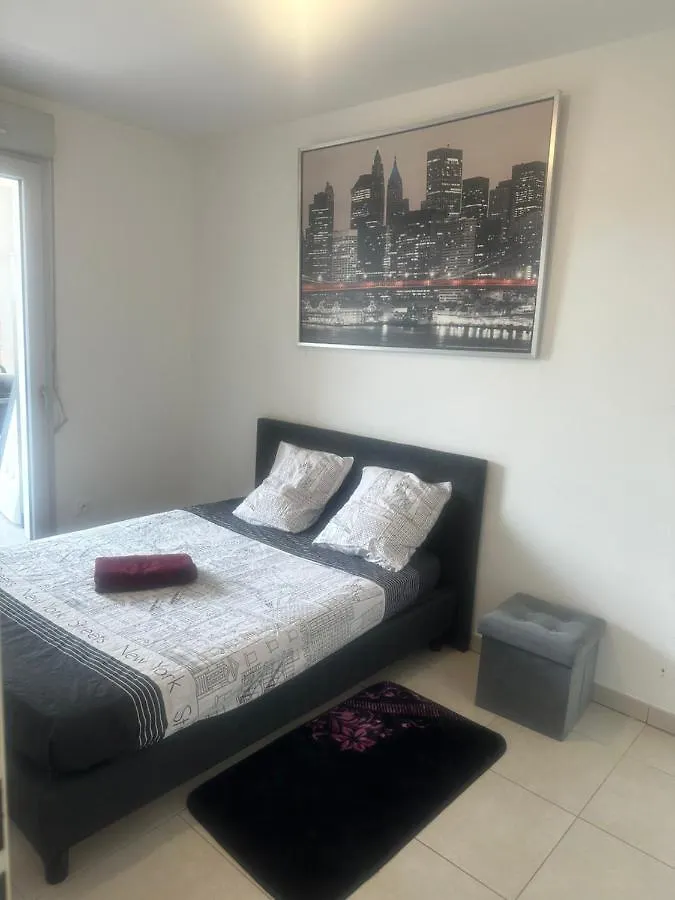 Séjour chez l'habitant Chambre confortable dans appartement neuf chez l habitant Aubagne
