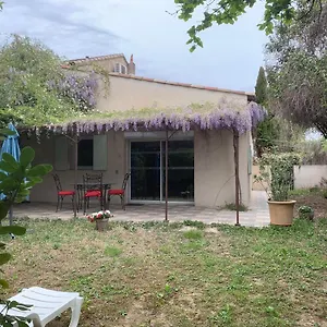  Hébergement de vacances Les Jonquiers, Independant Cosy Avec Jardin